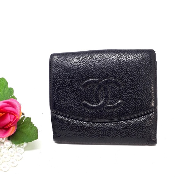 CHANEL Handbags - Auth CHANEL Small Leather Wallet